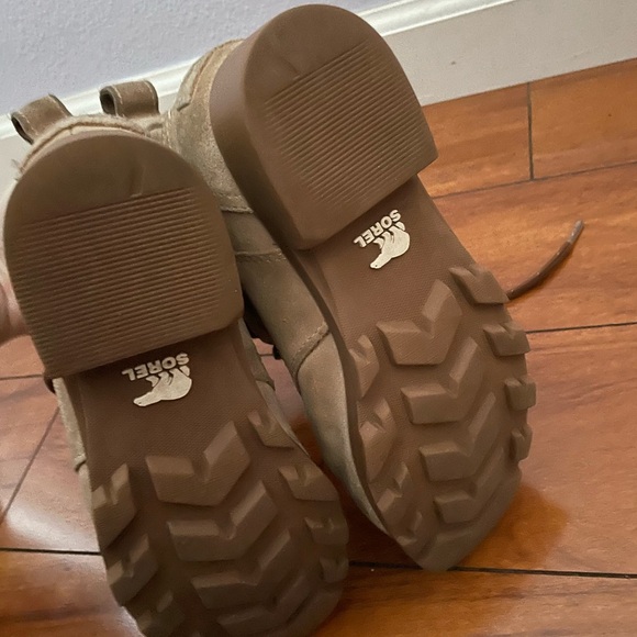 Brown sorel boots - Picture 5 of 6